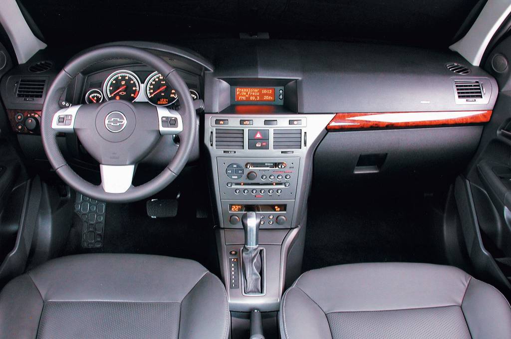 Interior do Vectra Elite 2.4 16V Flex, modelo 2005, da Chevrolet. Interior do Vectra Elite 2.4 16V Flex, modelo 2005, da Chevrolet.