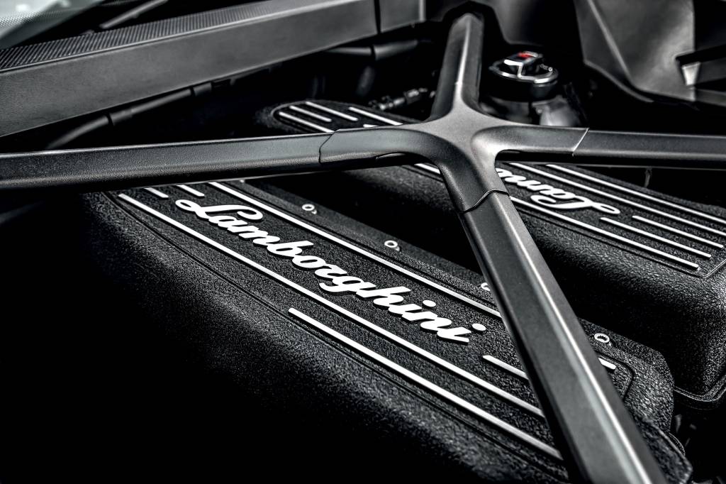 Lamborghini Huracan Evo motor 2 Lamborghini Huracan Evo motor 2