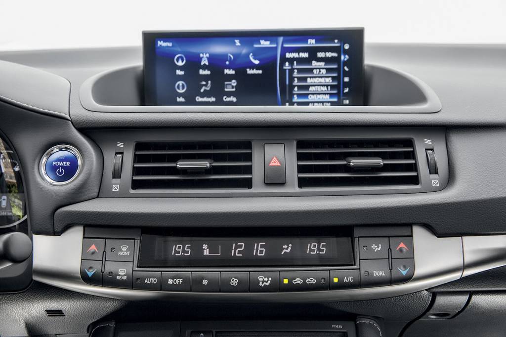 Lexus CT 200h painel2 Lexus CT 200h painel2