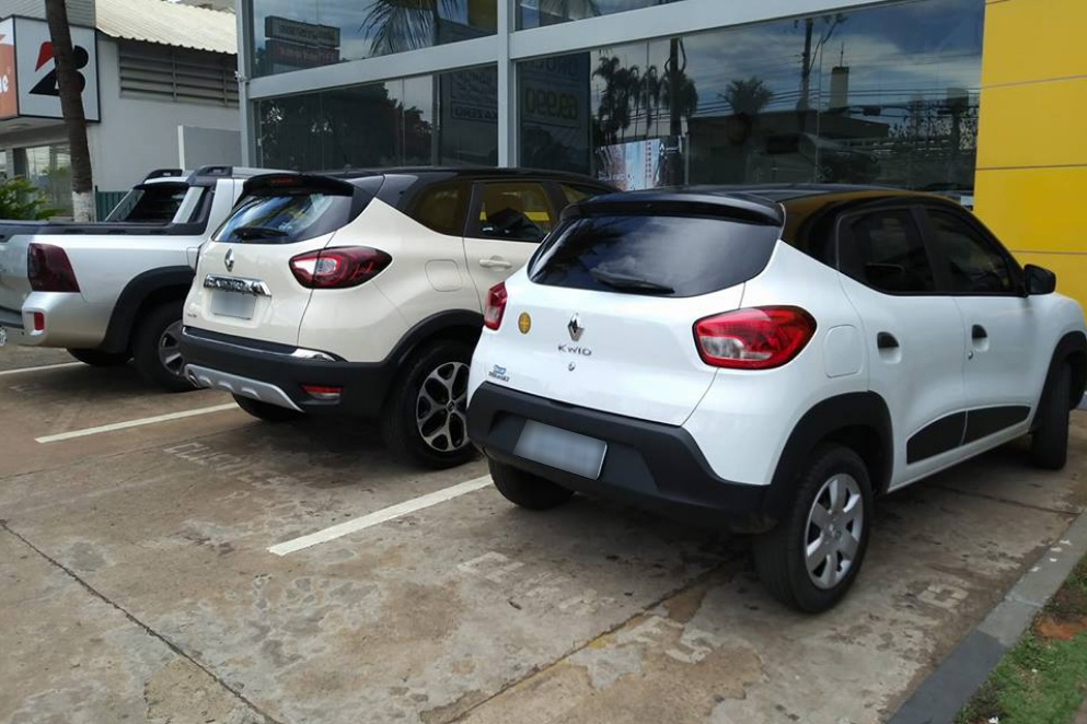 Qualquer um pode deixar seu carro bicolor. Conheça as opções e preços