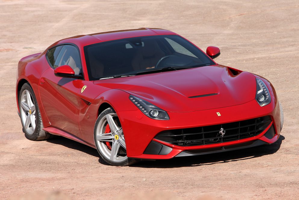 Estão tentando instalar kit GNV em uma Ferrari F12berlinetta no Brasil