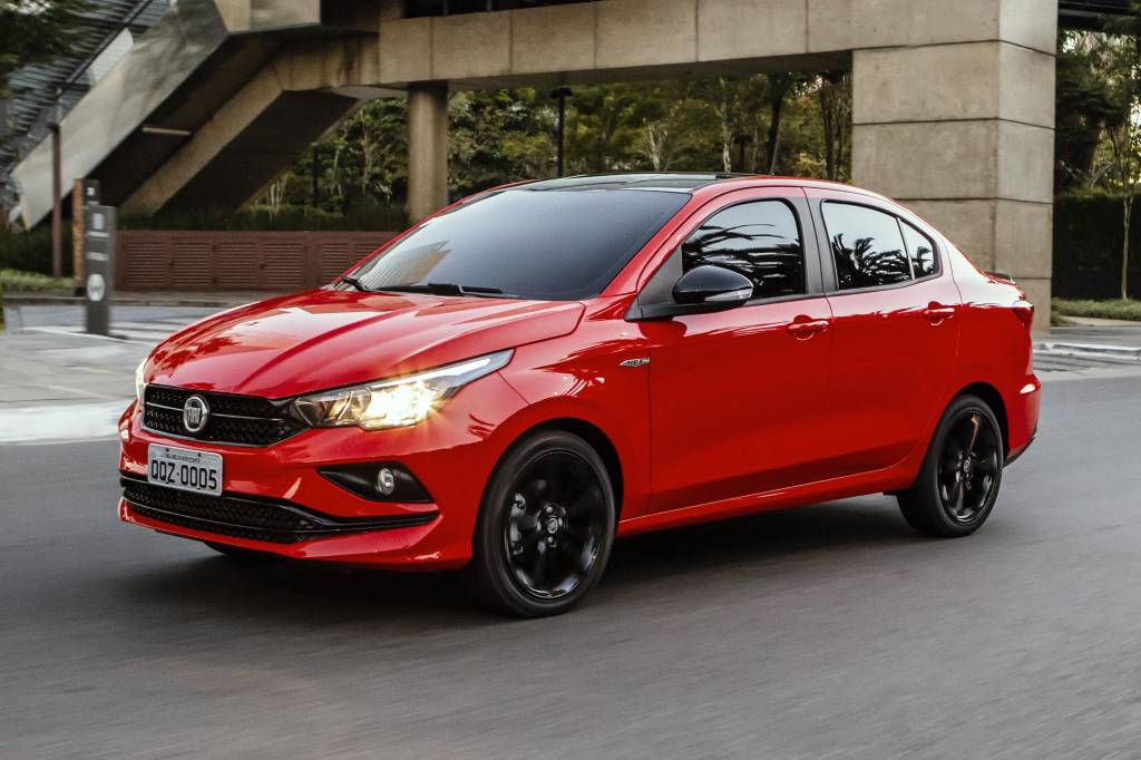 fiat cronos hgt 2020 (11) Teste: esportivado, Fiat Cronos HGT marca a morte da versão 1.8 manual