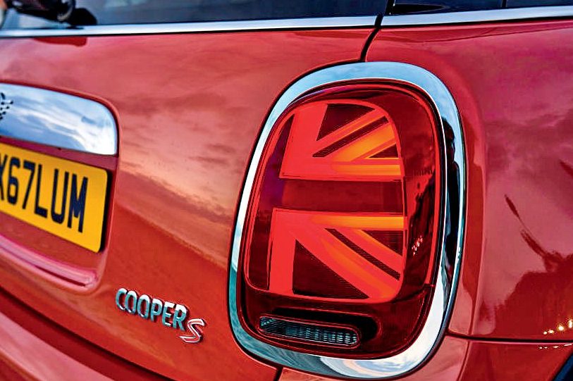 P90289429_highRes_mini-led-rear-lights-830×553.jpg P90289429_highRes_mini-led-rear-lights-830×553.jpg
