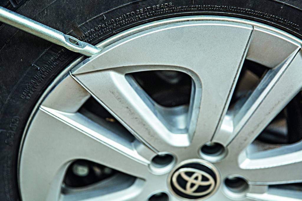Correio Técnico: por que o Toyota Prius vendido no Brasil usa calotas?