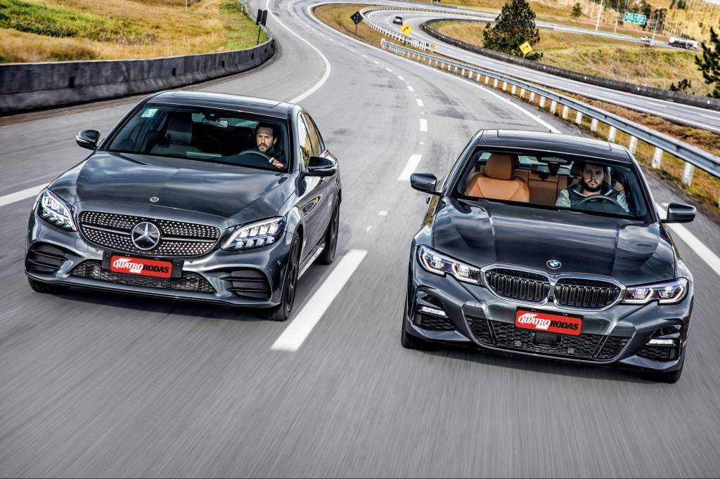 _HR_8061 Comparativo: BMW 330i e Mercedes C 300 andam juntos até demais
