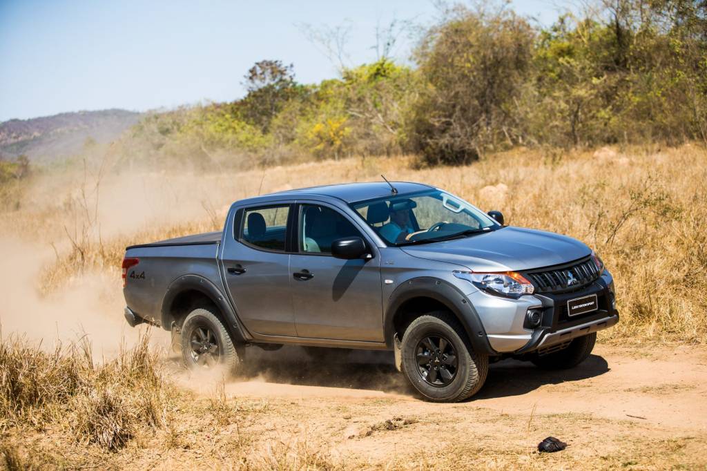 L200 Triton Sport Outdoor – Tom Papp (53) L200 Triton Sport Outdoor – Tom Papp (53)