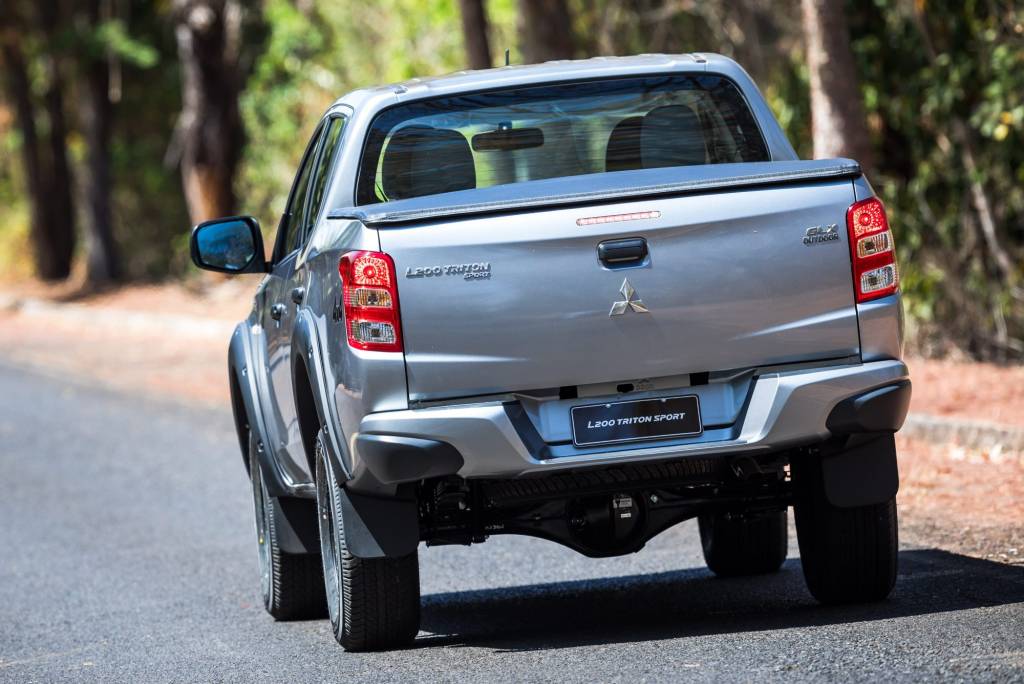 mitsubishi_l200_triton_sport_outdoor (2) mitsubishi_l200_triton_sport_outdoor (2)