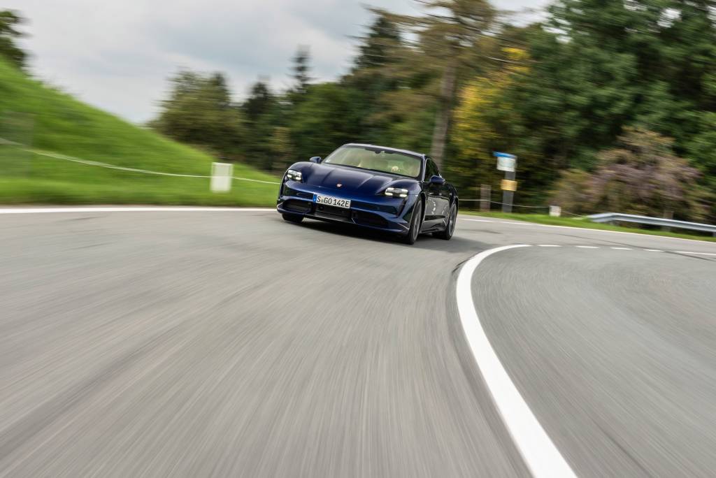 Porsche Taycan 2 Porsche Taycan 2