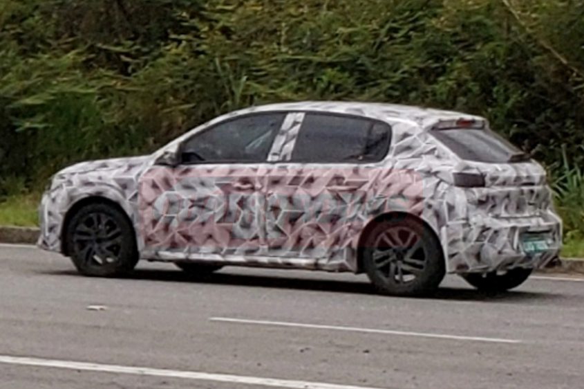 Flagra Peugeot 208 2020 (5) Flagra Peugeot 208 2020 (5)