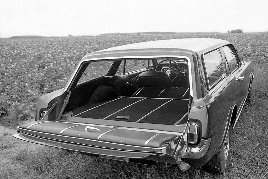 intermeccanica-ford-mustang-6 intermeccanica-ford-mustang-6