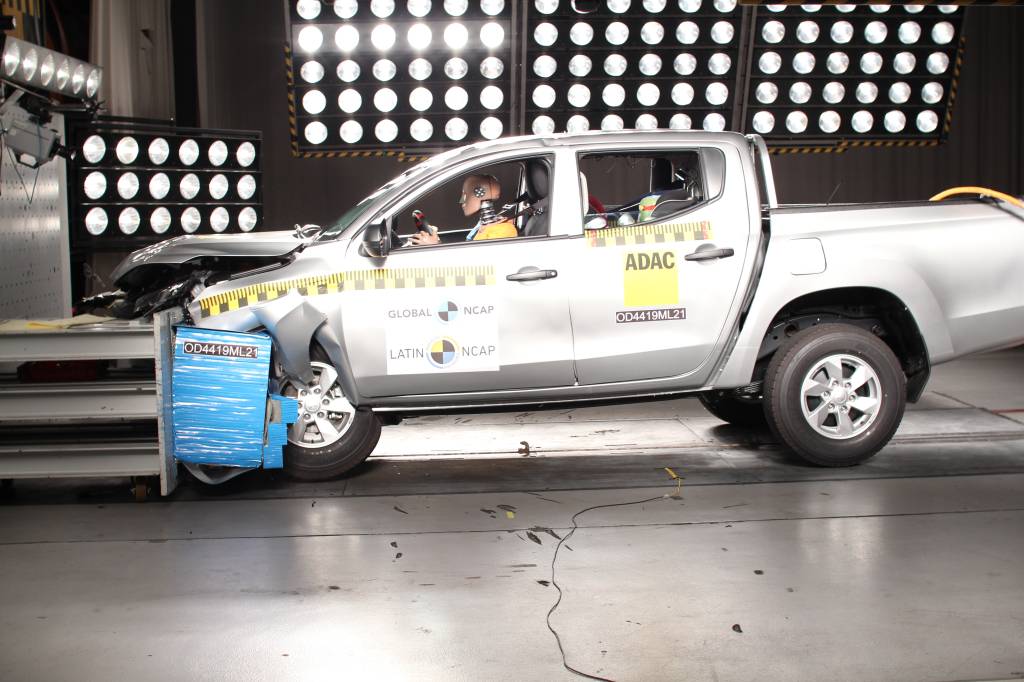 Mitsubishi L200 Triton Latin NCAP Mitsubishi L200 Triton Latin NCAP