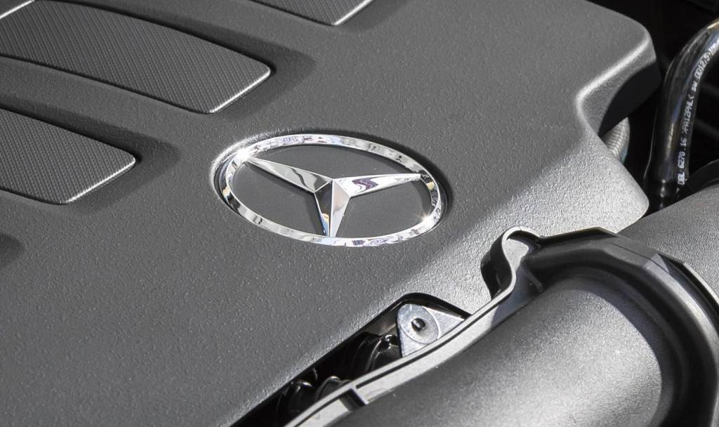 Mercedes-Benz processada em R$ 4 bilhões por fraude em teste de emissões