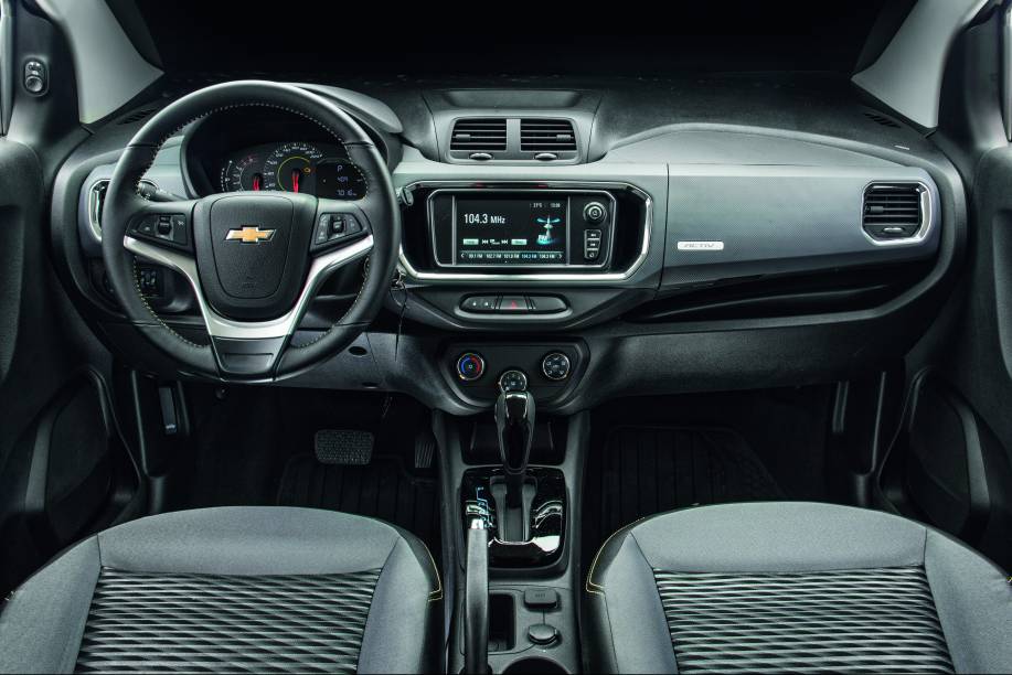 Interior do automóvel Spin Activ7, da Chevrolet, testado pela revista Quatro Rodas.