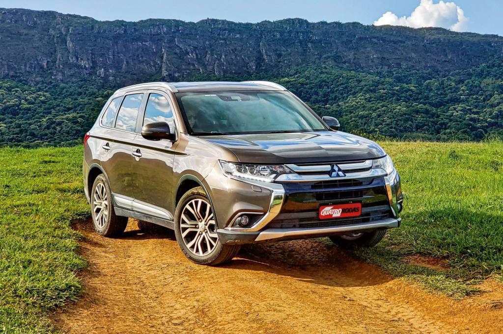 20191227_164030.jpg Mitsubishi Outlander visto 3/4 de frente