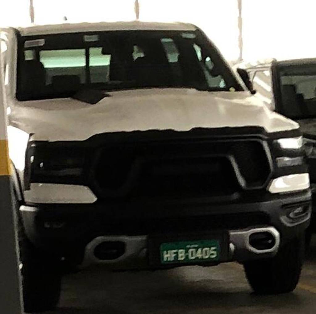 Ram 1500 Rebel flagra Ram 1500 Rebel flagra