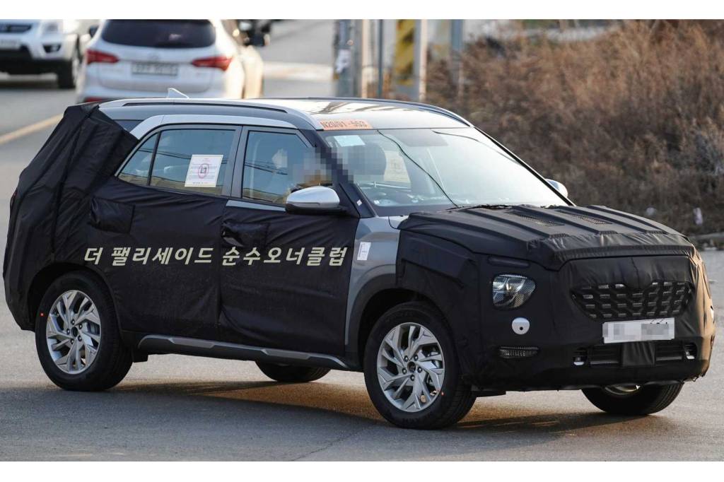 hyundai-creta-de-7-lugares Flagra: novo Hyundai Creta terá versão esticada com sete lugares