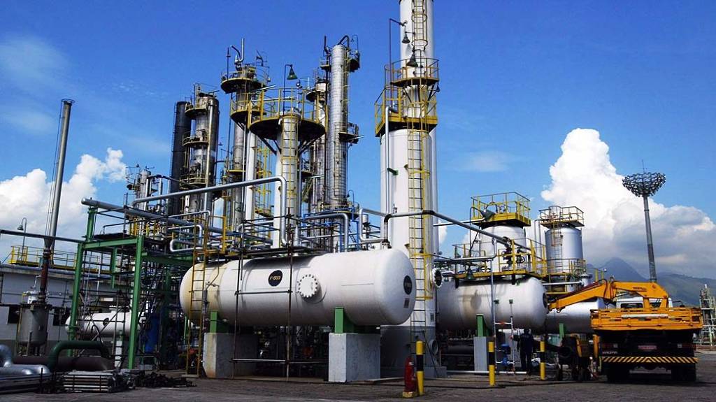 Refinaria de Petróleo Refinaria de Petróleo