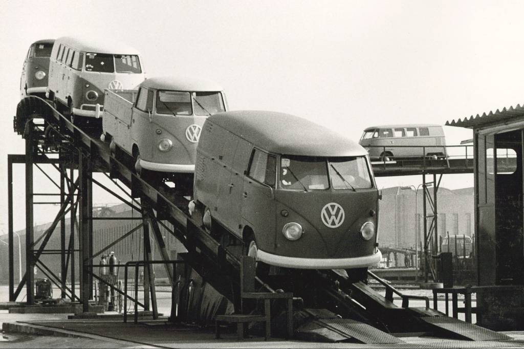 Volkswagen Transporter celebrates its 70th anniversary having first rolled off the production line in March 1950 3 Volkswagen Transporter celebrates its 70th anniversary having first rolled off the production line in March 1950 3