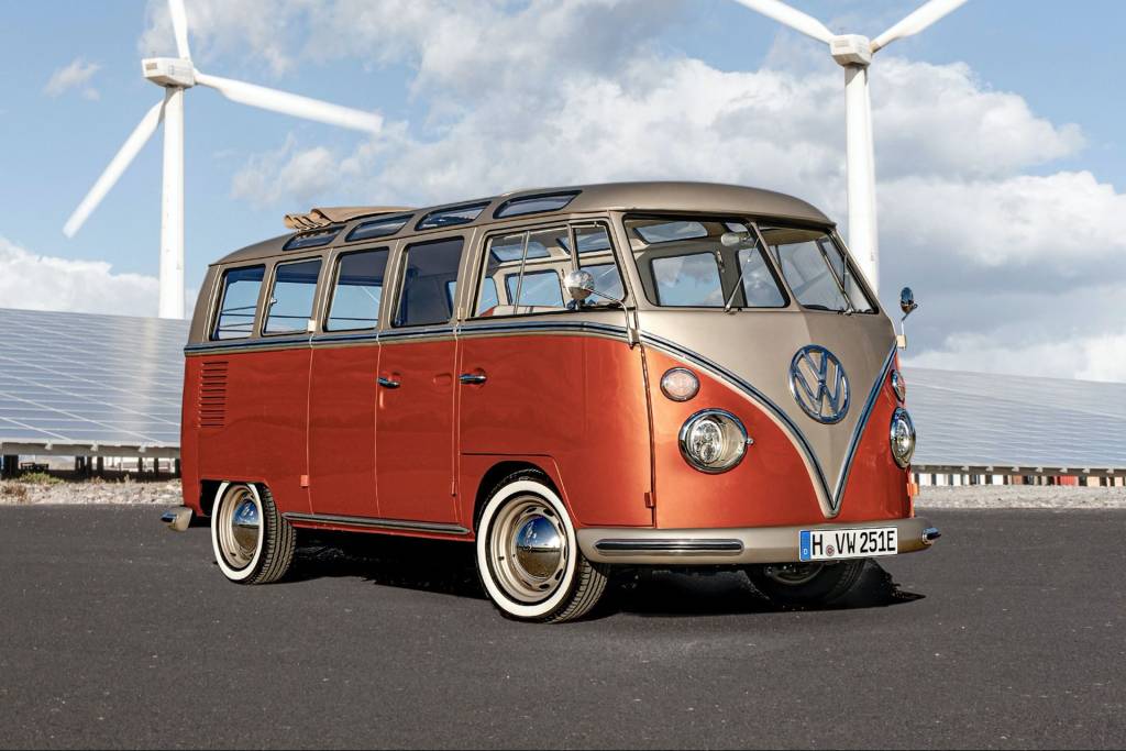 VW Kombi Corujinha volta à vida com motor elétrico e custando R$ 353.000