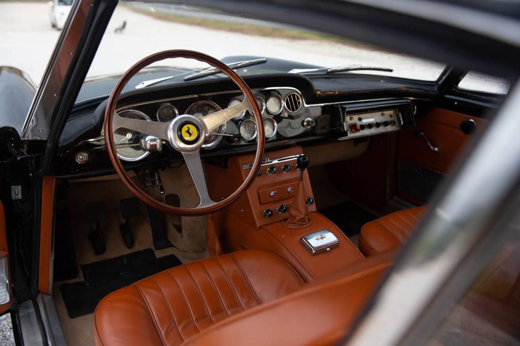 Ferrari 250 GTE viatura Ferrari 250 GTE viatura