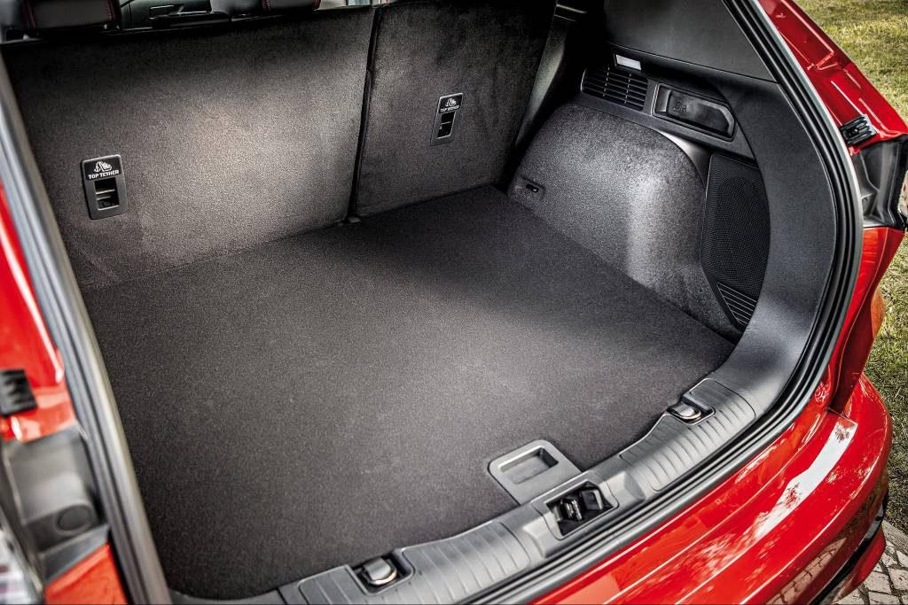 Kuga_ST-Line-X_EcoBlue_Hybrid_038 Kuga_ST-Line-X_EcoBlue_Hybrid_038