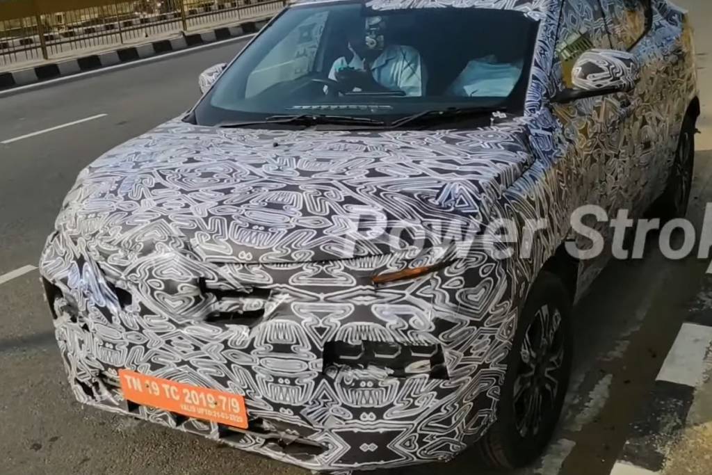 renault-hbc-spied-camauflage-front-iab-2-ad8b renault-hbc-spied-camauflage-front-iab-2-ad8b