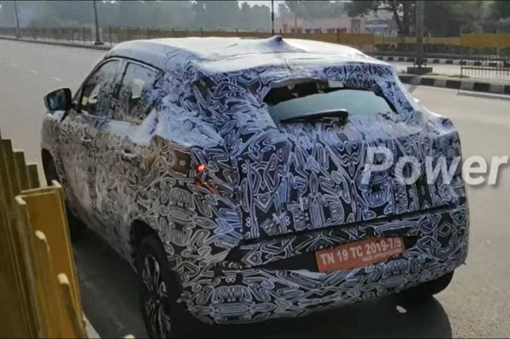 renault-hbc-spied-camauflage-rear-iab-1-1dfa renault-hbc-spied-camauflage-rear-iab-1-1dfa