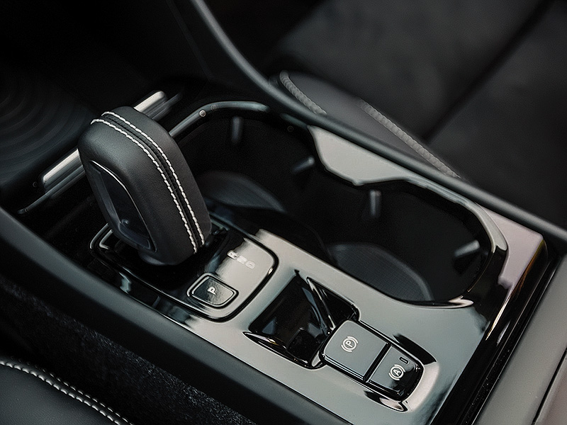 Volvo XC40 R-Design Plug-In Hybrid Volvo XC40 R-Design Plug-In Hybrid
