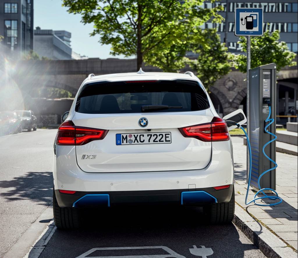 2021-BMW-iX3-13 2021-BMW-iX3-13