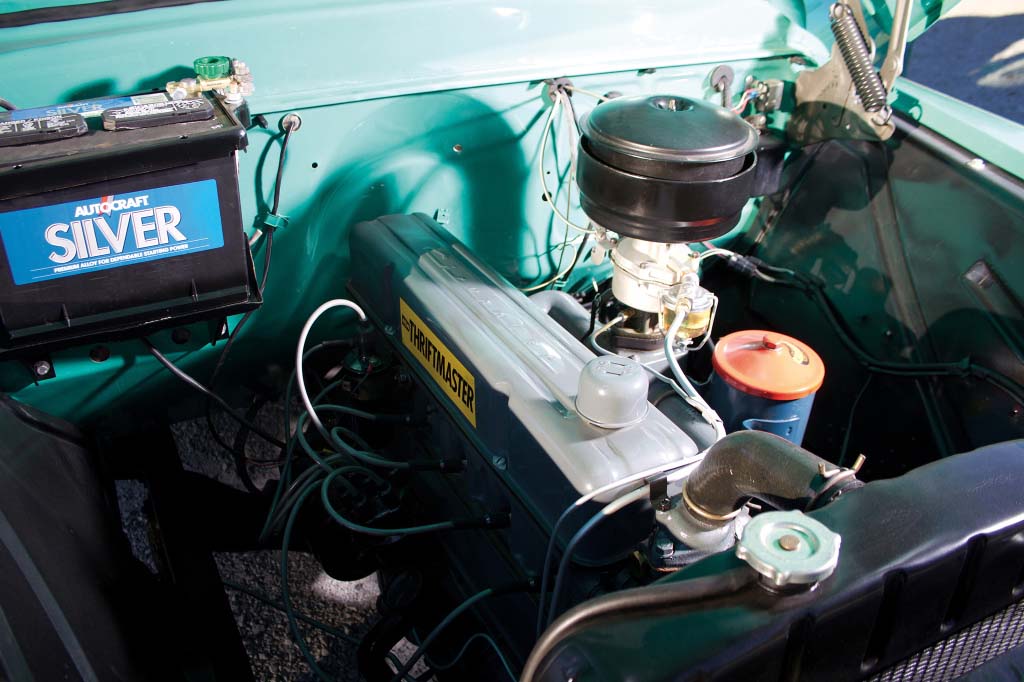 Chevrolet-3100-motor-1957-verde água Chevrolet-3100-motor-1957-verde água