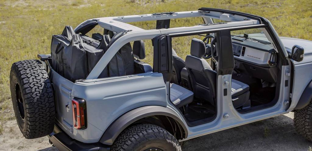 Ford-Bronco-Features-22 Ford-Bronco-Features-22