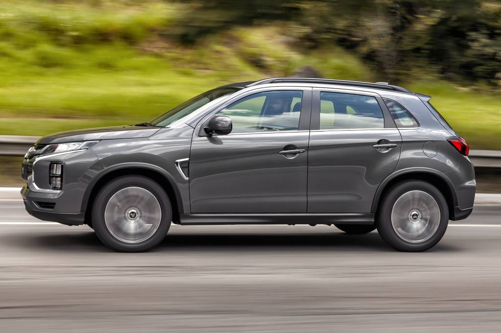 Mitsubishi Outlander Sport 2021 (3) Mitsubishi Outlander Sport renova sem matar o ASX por até R$ 140.000