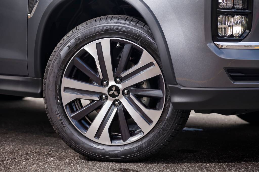 Mitsubishi Outlander Sport 2021 (5) Mitsubishi Outlander Sport 2021 (5)