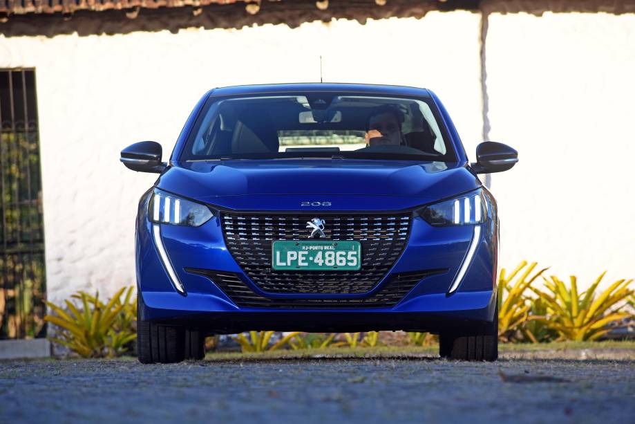 Novo Peugeot 208 tem dois sabres de luz, mas não é Jedi