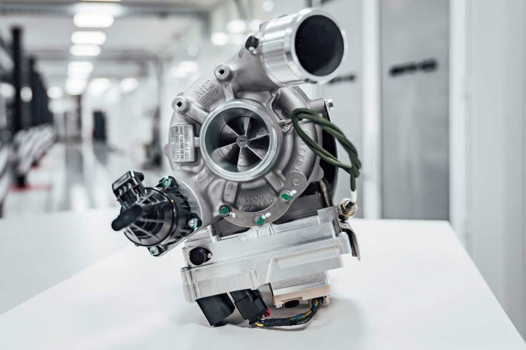 mercedes-amg-eturbo Quais as vantagens dos turbos de geometria variável dos Porsche e VW Golf?
