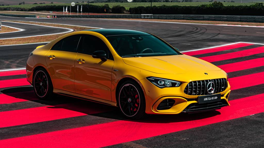 Mercedes-AMG A 45 e CLA 45 Mercedes-AMG A 45 e CLA 45