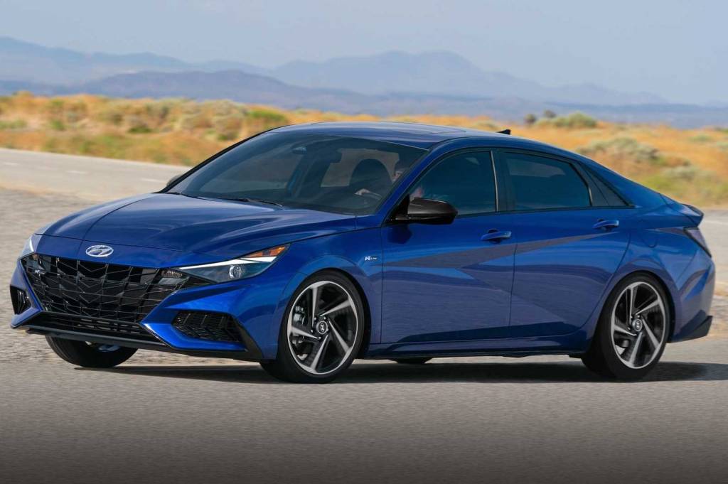 2021-hyundai-elantra-n-line-sedan-blue-exterior (1) 2021-hyundai-elantra-n-line-sedan-blue-exterior (1)