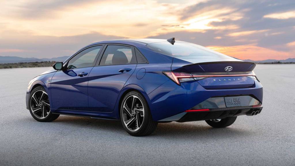 2021-hyundai-elantra-n-line-sedan-body 2021-hyundai-elantra-n-line-sedan-body