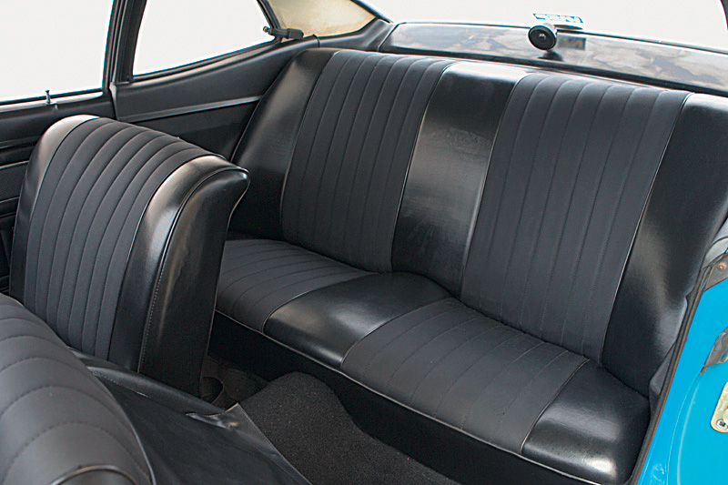 Ford Maverick 4cc GRANDES BRASILEIROS Interior do Maverick OHC quatro cilindros, ano 1975.