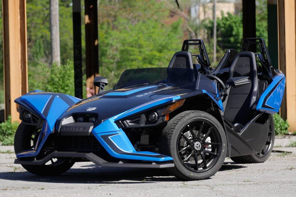 polaris-slingshot-feature-slider-image polaris-slingshot-feature-slider-image