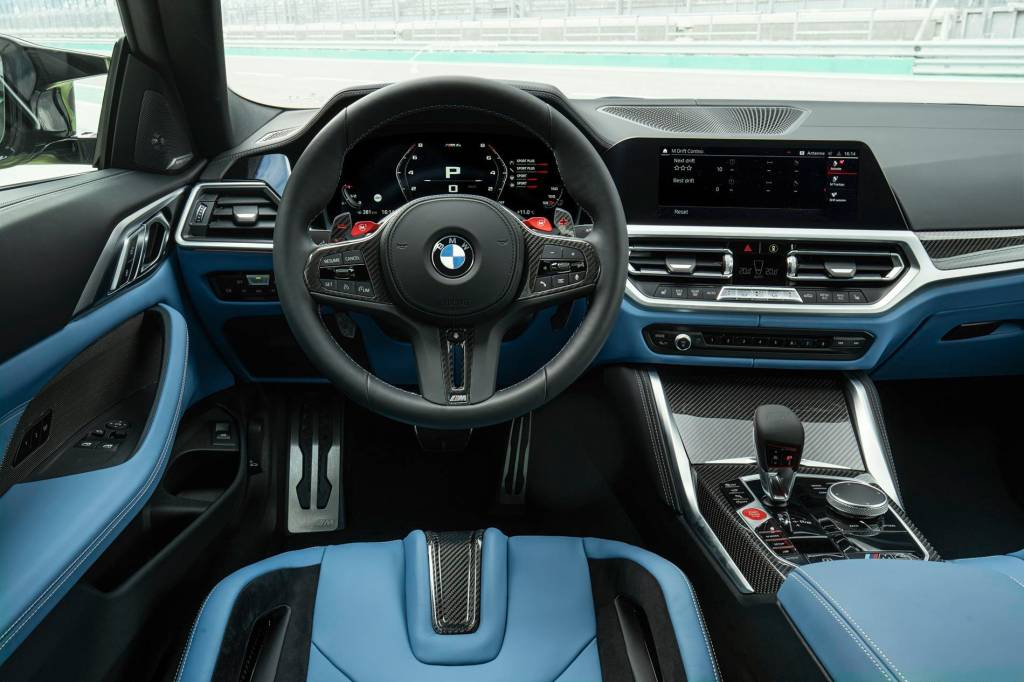 BMW M4 2021 (2) BMW M4 2021 (2)