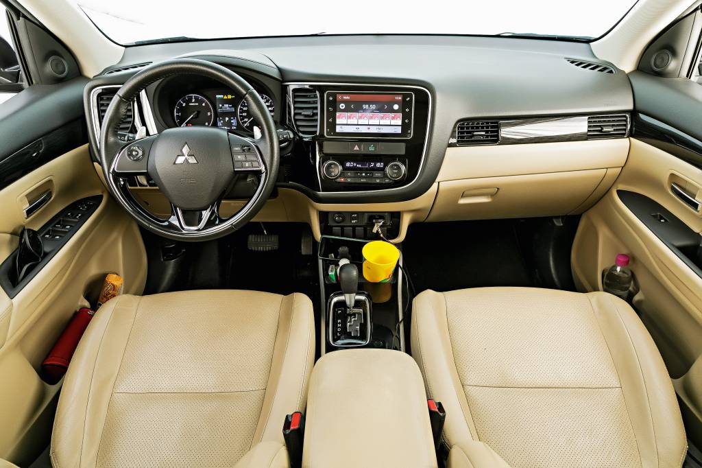 Porta-treco Mitsubishi Outlander Porta-treco Mitsubishi Outlander