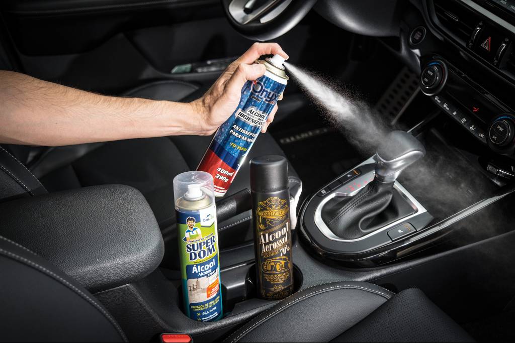 Teste do especialista: álcool aerossol é útil, mas uso no carro é restrito