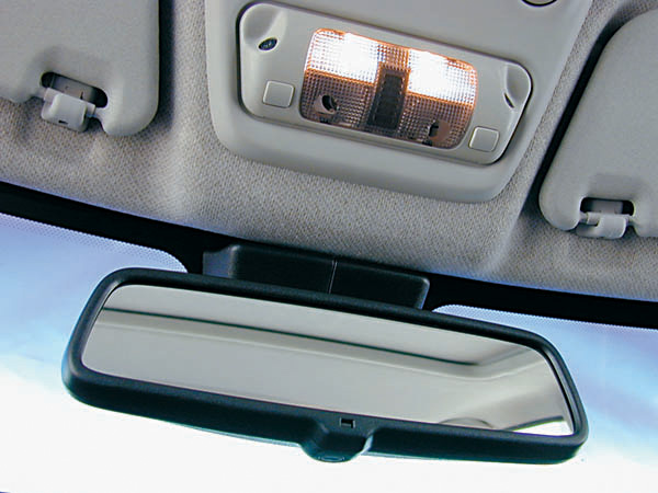 Espelho retrovisor interno, fotocromático, do Astra GSi, da Chevrolet. Espelho retrovisor interno, fotocromático, do Astra GSi, da Chevrolet.