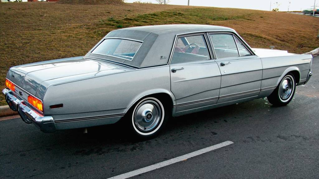 Galaxie Landau modelo 1976, da Ford, pertencente a colecionador. Galaxie Landau modelo 1976, da Ford, pertencente a colecionador.