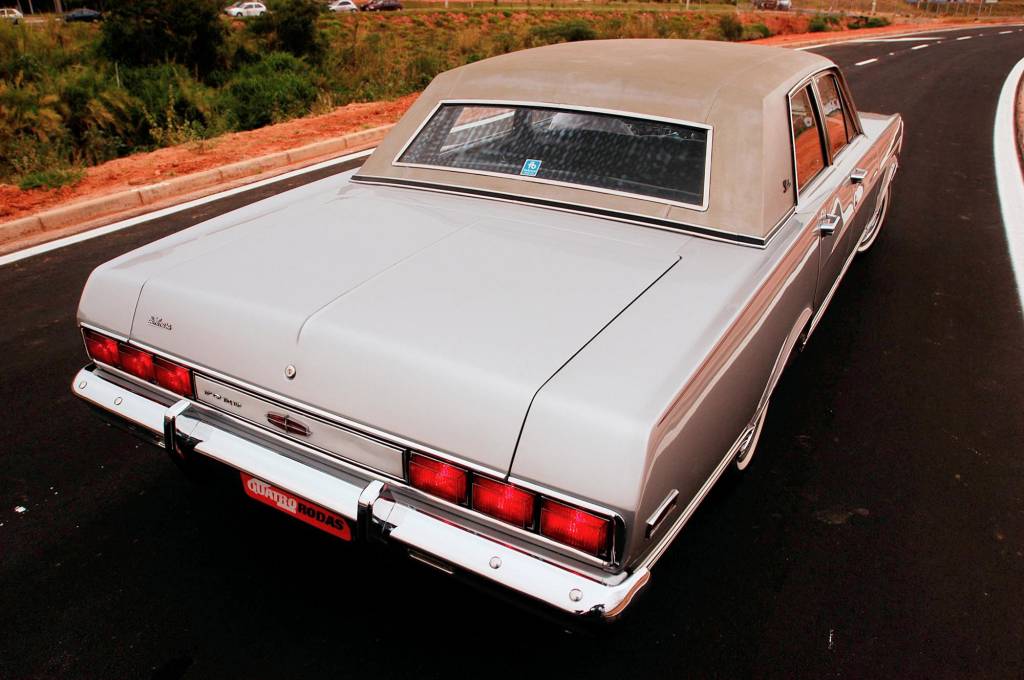 Galaxie Landau modelo 1976, da Ford. Galaxie Landau modelo 1976, da Ford.