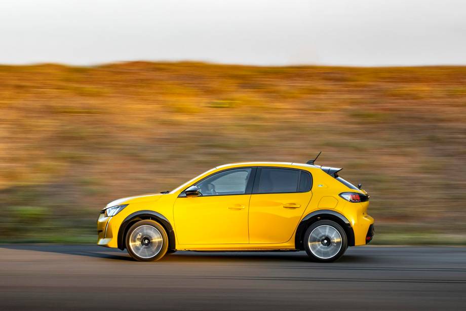 Versão elétrica é a única com visual esportivado Versão elétrica é a única com visual esportivado