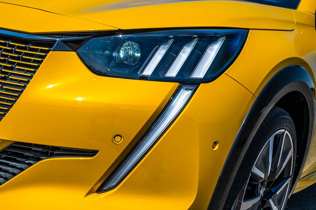 Peugeot 208 e-GT: 70 fotos mostram o refinamento da versão elétrica