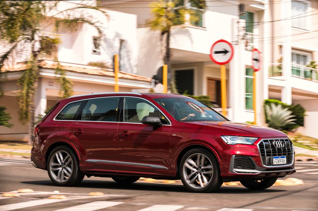 Q7 (7) Q7 (7)