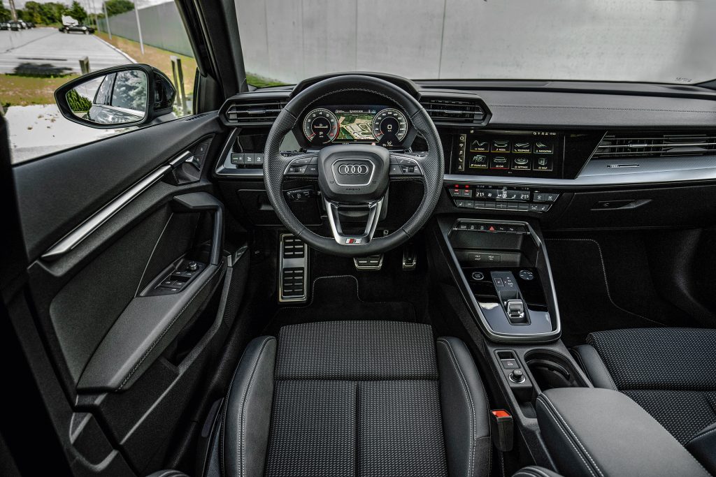 Audi A3 Sedan 35 TFSI MHEV Audi A3 Sedan 35 TFSI MHEV